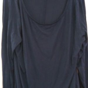 Long sleeve t-shirt.